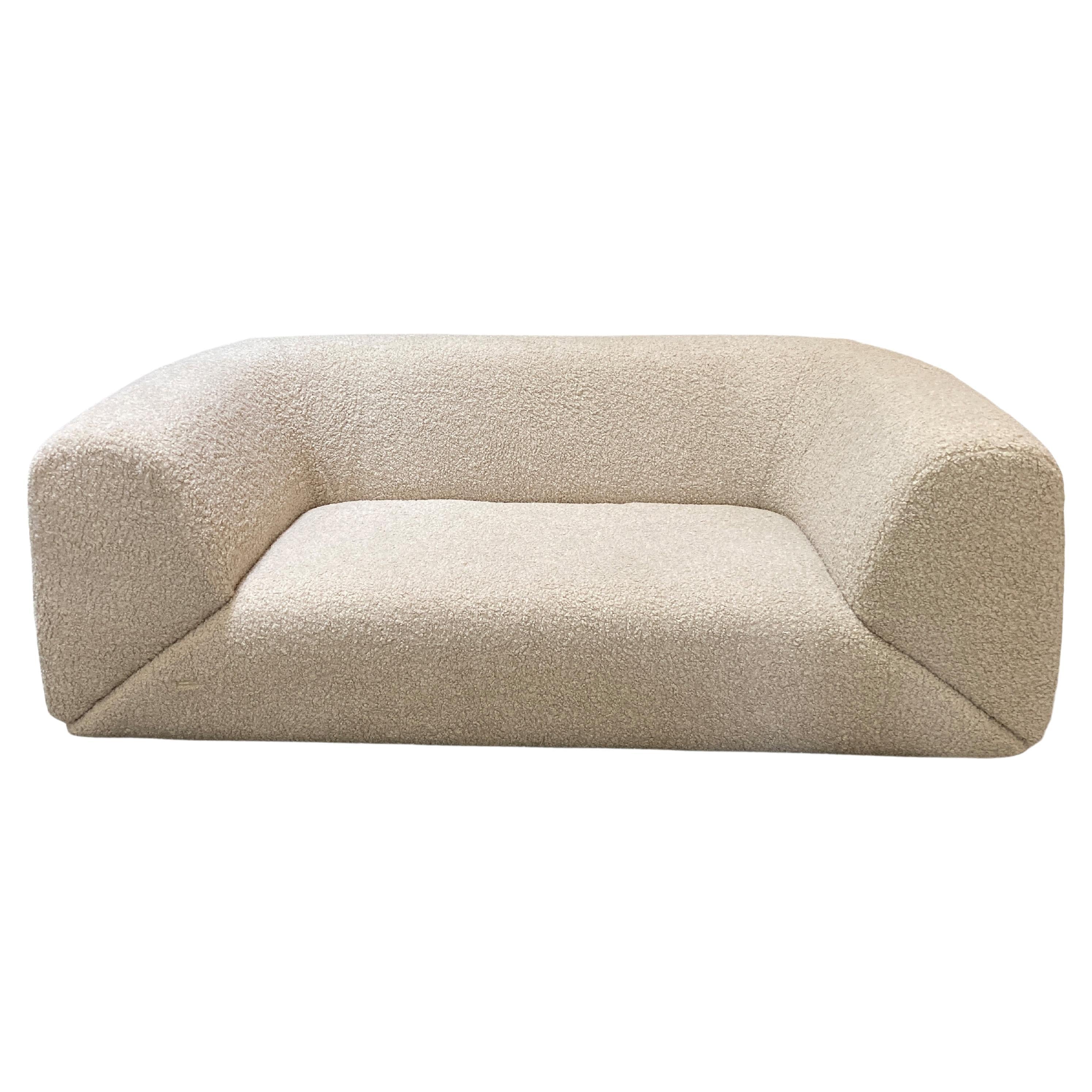 https://a.1stdibscdn.com/shearling-missoni-gravita-sofa-for-sale/f_29193/f_345321621685491612771/f_34532162_1685491613985_bg_processed.jpg