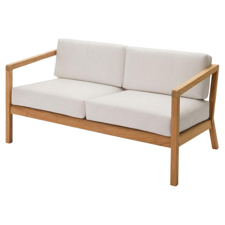https://a.1stdibscdn.com/outdoor-virkelyst-2-seater-sofa-in-teak-and-papyrus-fabric-for-skagerak-for-sale/f_14472/f_346344021686070060704/f_34634402_1686070060997_bg_processed.jpg?width=768