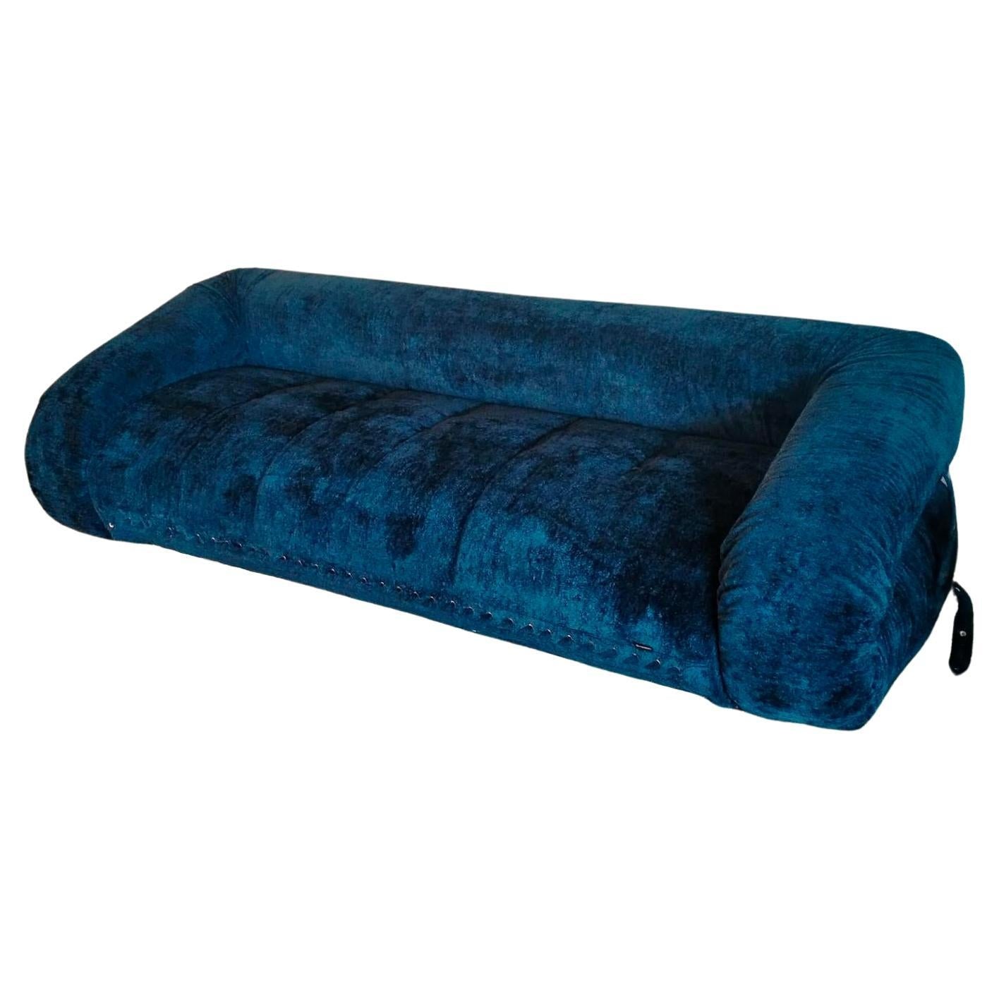https://a.1stdibscdn.com/giovannetti-1970s-anfibio-foldable-sofa-blue-colored-fabric-project-becchi-for-sale/f_52352/f_353769121690206337090/f_35376912_1690206337481_bg_processed.jpg