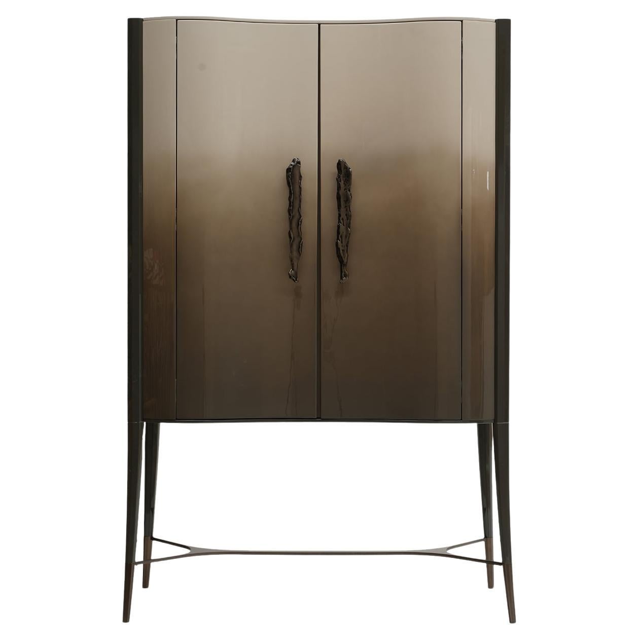 https://a.1stdibscdn.com/caleido-lacquered-bar-cabinet-for-sale/f_17062/f_356136721691510604405/f_35613672_1691510604705_bg_processed.jpg