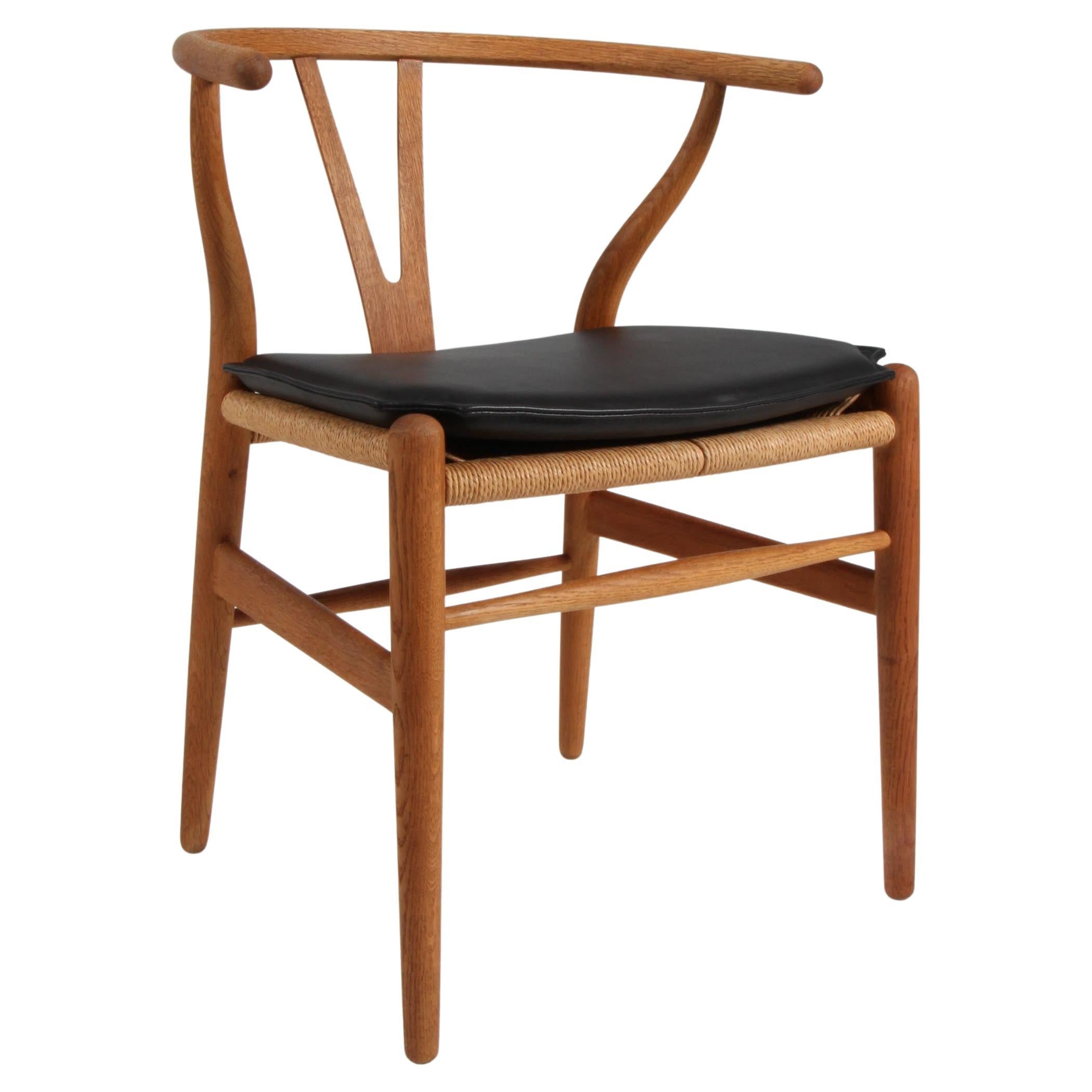 https://a.1stdibscdn.com/hans-j-wegner-cushion-for-wishbone-chair-ch24-for-sale/f_42391/f_360656621694155669663/f_36065662_1694155670254_bg_processed.jpg