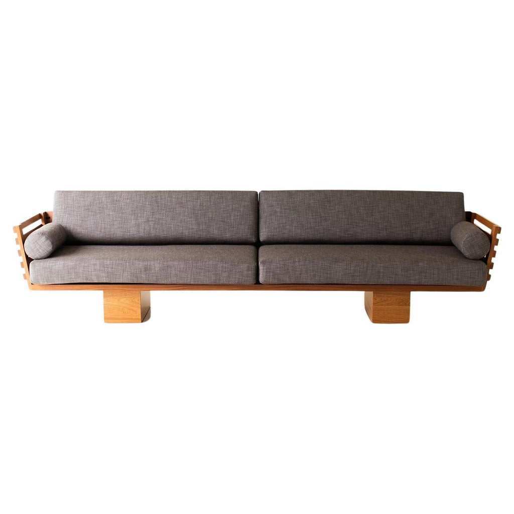https://a.1stdibscdn.com/large-outdoor-slatted-suelo-sofa-for-sale/f_9720/f_363717821696275672478/f_36371782_1696275672711_bg_processed.jpg