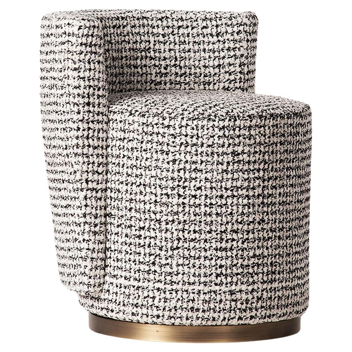 https://a.1stdibscdn.com/contemporary-armchair-bond-street-by-man-of-parts-sahco-coney-0003-for-sale/f_31233/f_364374821696341141179/f_36437482_1696341141601_bg_processed.jpg