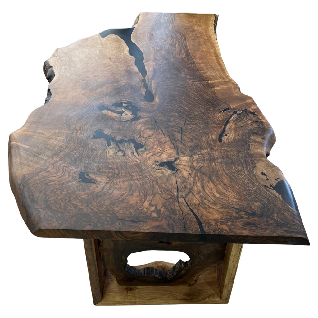 https://a.1stdibscdn.com/black-walnut-custom-live-edge-table-for-sale/f_91932/f_366017021697211254949/f_36601702_1697211256187_bg_processed.jpg