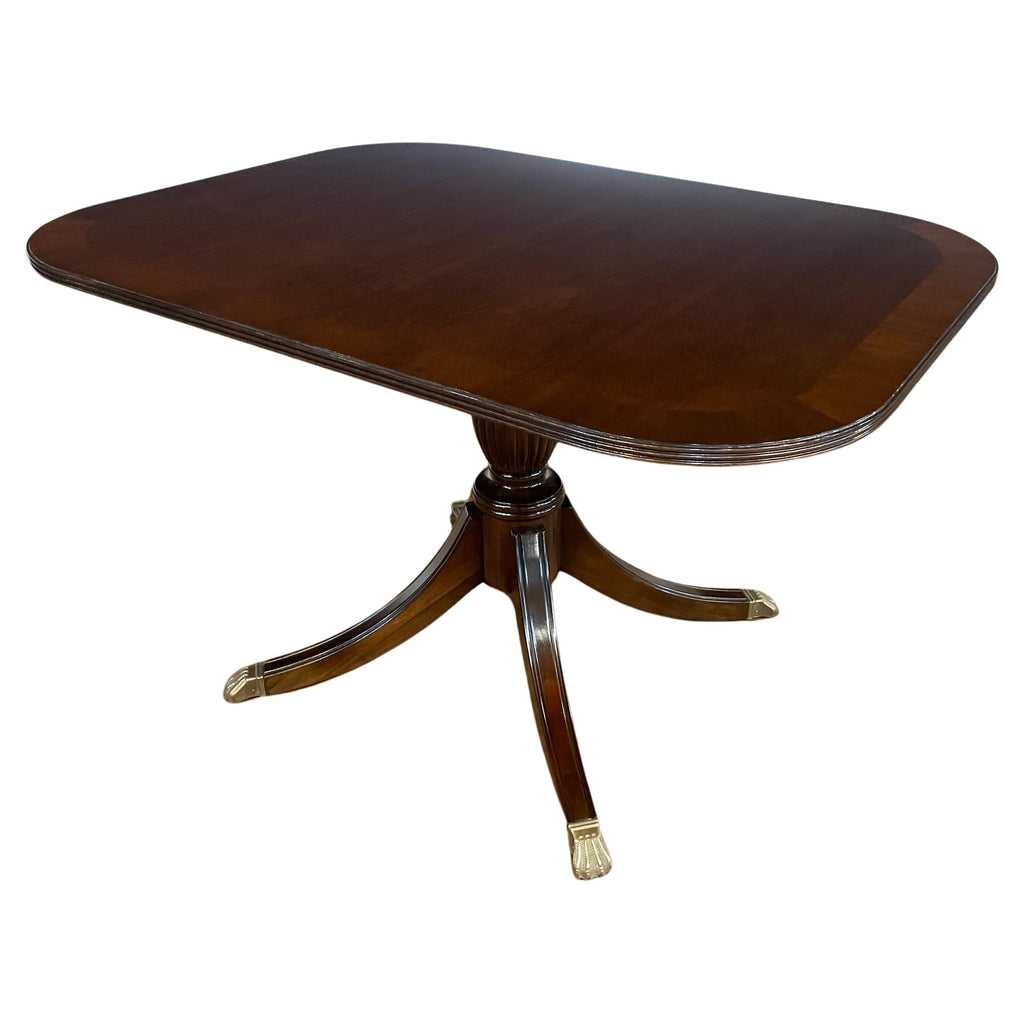 https://a.1stdibscdn.com/traditional-mahogany-breakfast-table-by-leighton-hall-for-sale/f_44162/f_366603121697555889889/f_36660312_1697555891149_bg_processed.jpg
