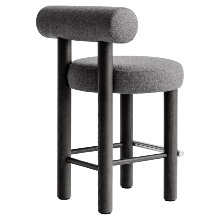 https://a.1stdibscdn.com/modern-counter-chair-gropius-cs2-in-various-fabric-with-wooden-legs-by-noom-for-sale/f_42321/f_371894721700580881116/f_37189472_1700580881741_bg_processed.jpg?width=768