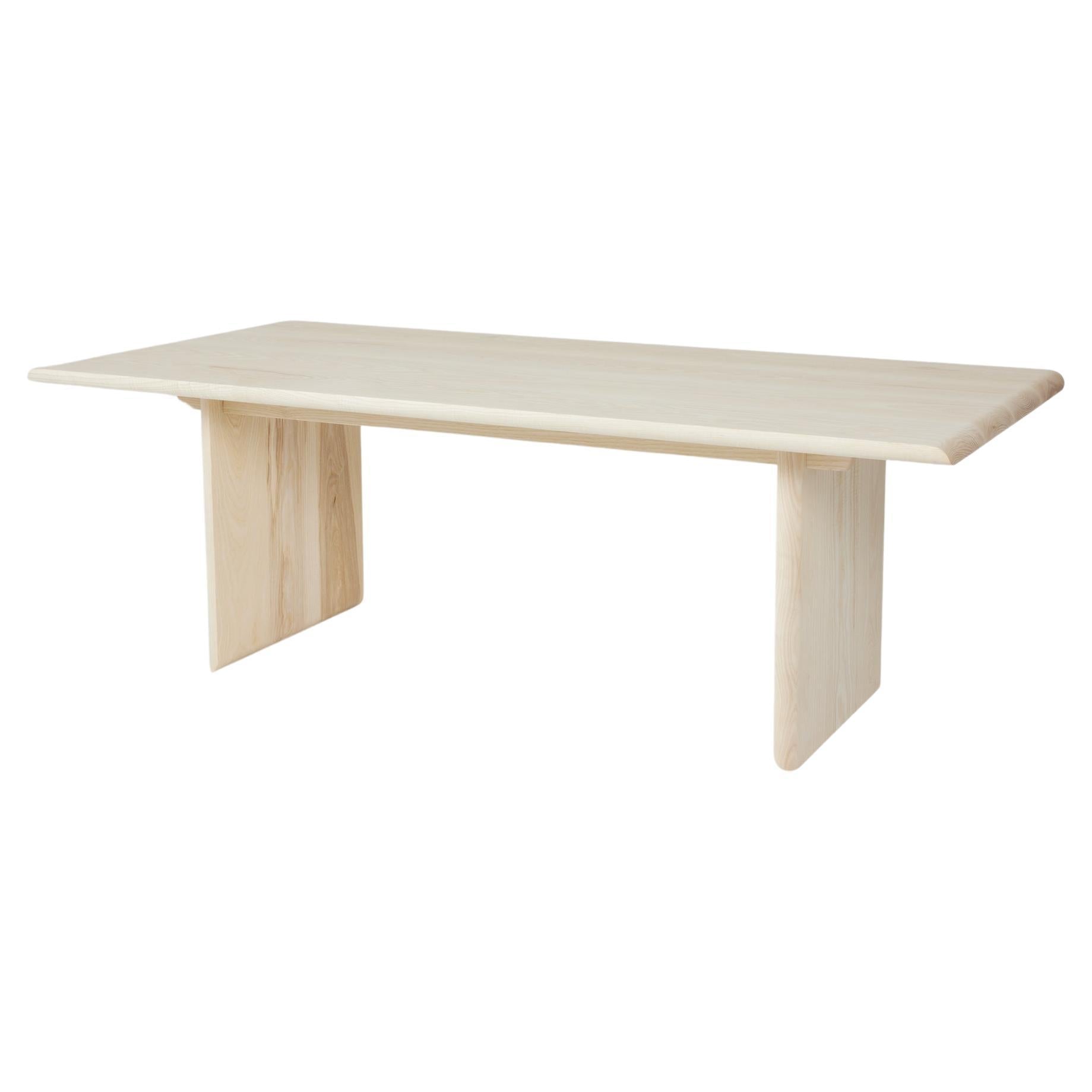 https://a.1stdibscdn.com/arlo-dining-table-for-sale/f_94302/f_373710221705941174512/f_37371022_1705941174934_bg_processed.jpg