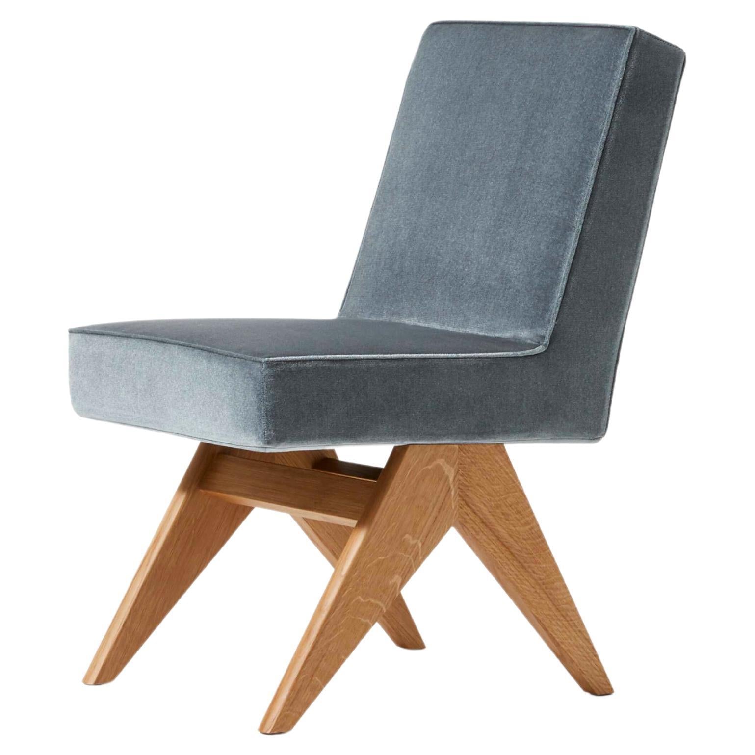 https://a.1stdibscdn.com/pierre-jeanneret-committee-dining-chair-for-cassina-italy-new-for-sale/f_15912/f_375809621702652191659/f_37580962_1702652192154_bg_processed.jpg