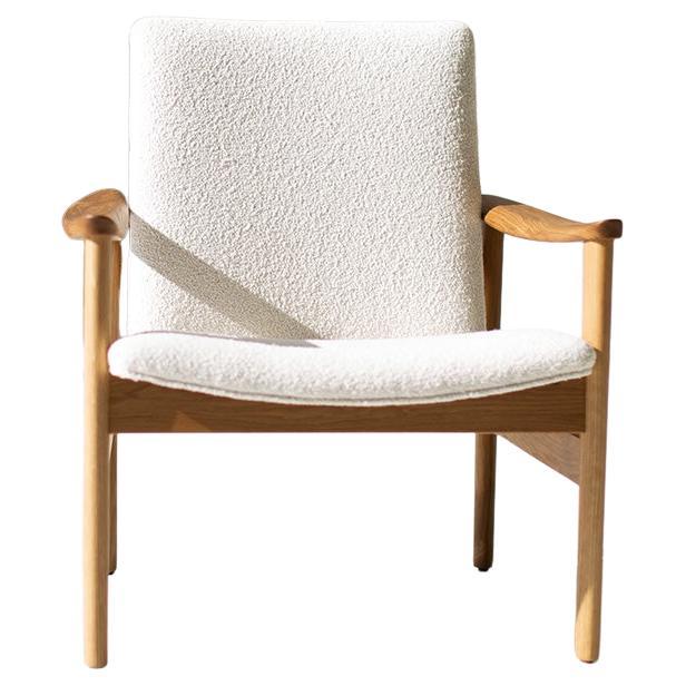 https://a.1stdibscdn.com/craftassociates-chair-peabody-oak-occasional-chair-upholstered-for-sale/f_9720/f_375832321702659360568/f_37583232_1702659360787_bg_processed.jpg