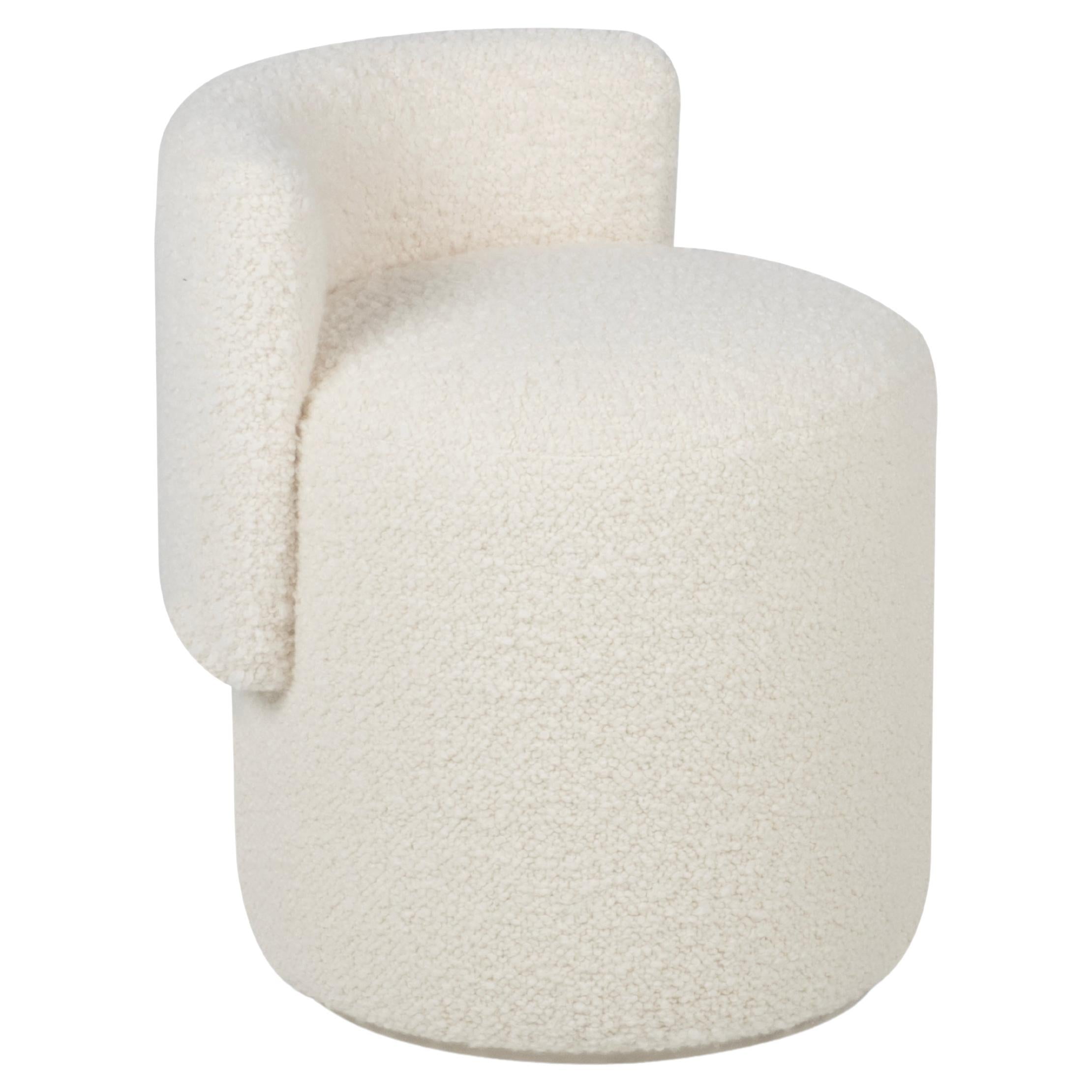 https://a.1stdibscdn.com/modern-grand-pouf-white-cotton-boucle-handmade-in-portugal-by-greenapple-for-sale/f_53532/f_379621921705399837898/f_37962192_1705399838722_bg_processed.jpg