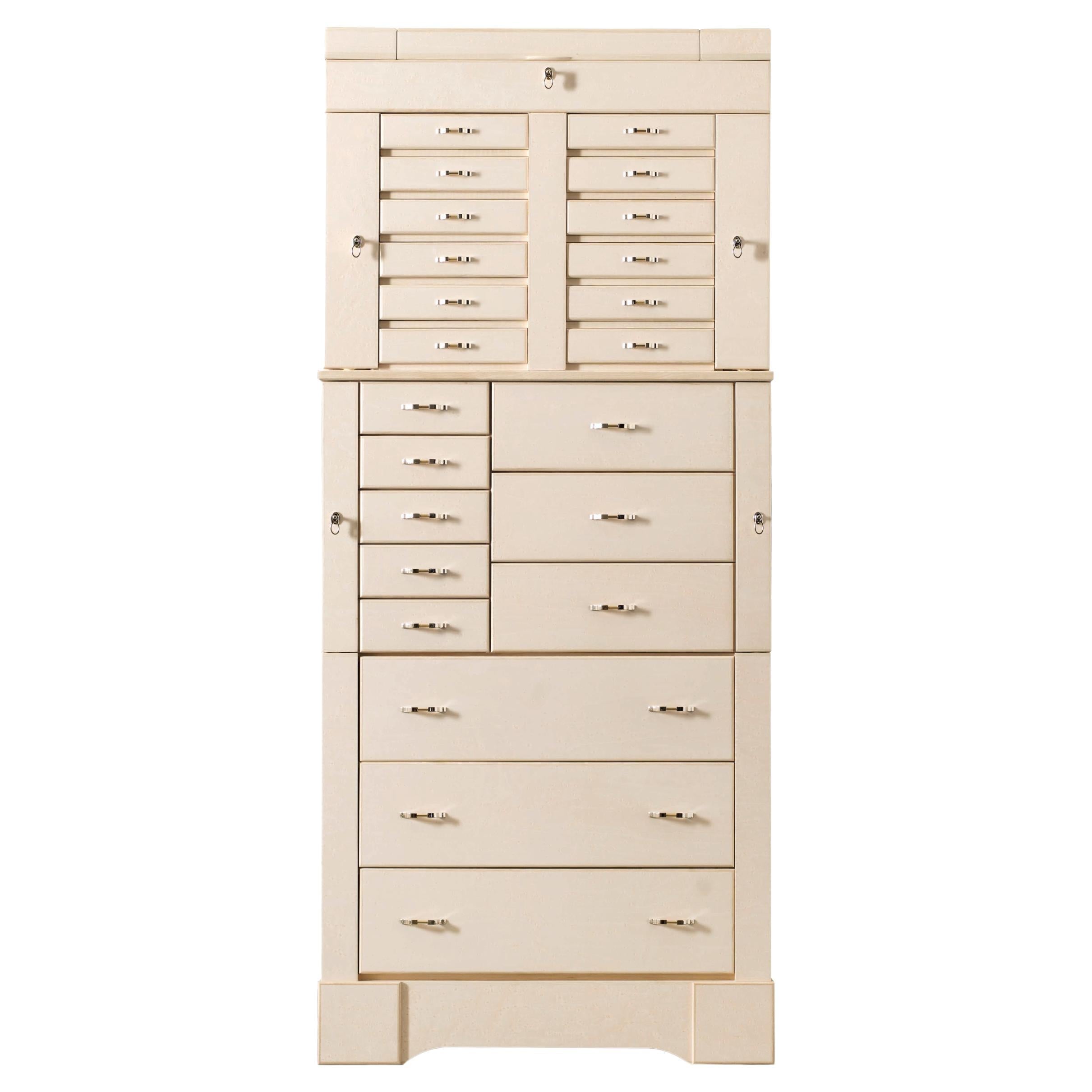 https://a.1stdibscdn.com/il-grande-scrigno-armoire-in-birdseye-maple-for-sale/f_37373/f_382178821707319119502/f_38217882_1707319120246_bg_processed.jpg