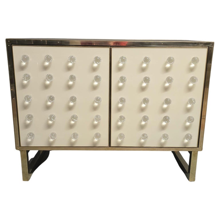 https://a.1stdibscdn.com/spectacular-white-black-cabinet-in-murano-glass-made-in-italy-available-for-sale-picture-2/f_96292/f_382486121742339415379/f_38248612_1742339416072_bg_processed.jpg?width=768