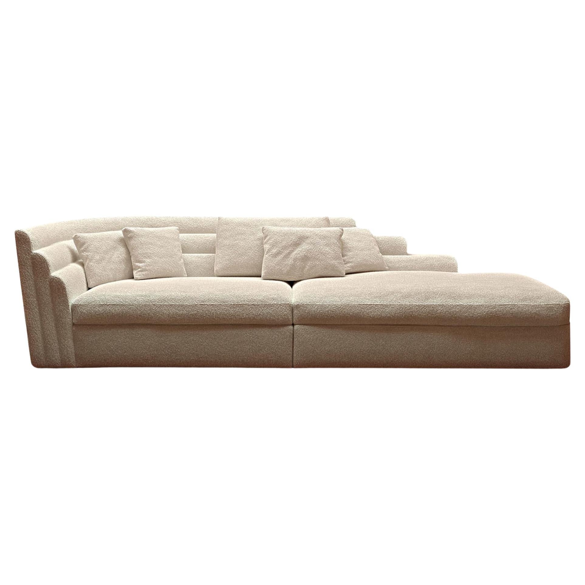https://a.1stdibscdn.com/theater-sofa-for-sale/f_17062/f_384464021708094789088/f_38446402_1708094789494_bg_processed.jpg