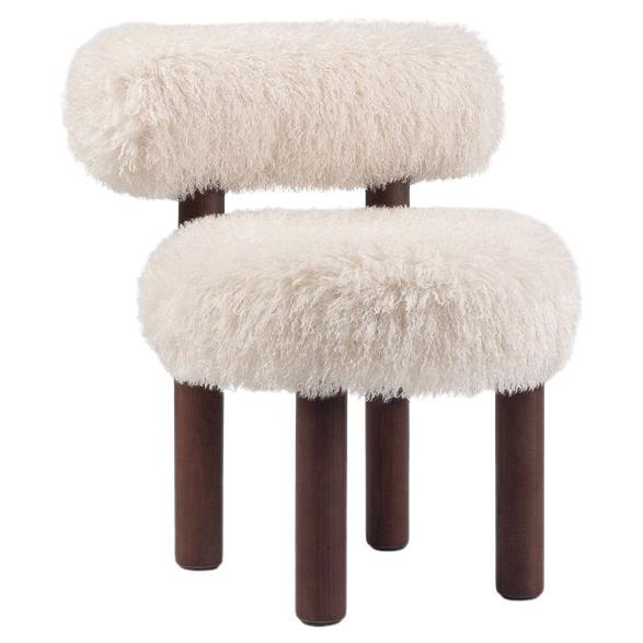 https://a.1stdibscdn.com/contemporary-dining-chair-fluffy-by-noom-gropius-cs2-white-for-sale/f_31233/f_387210621709718297774/f_38721062_1709718297928_bg_processed.jpg