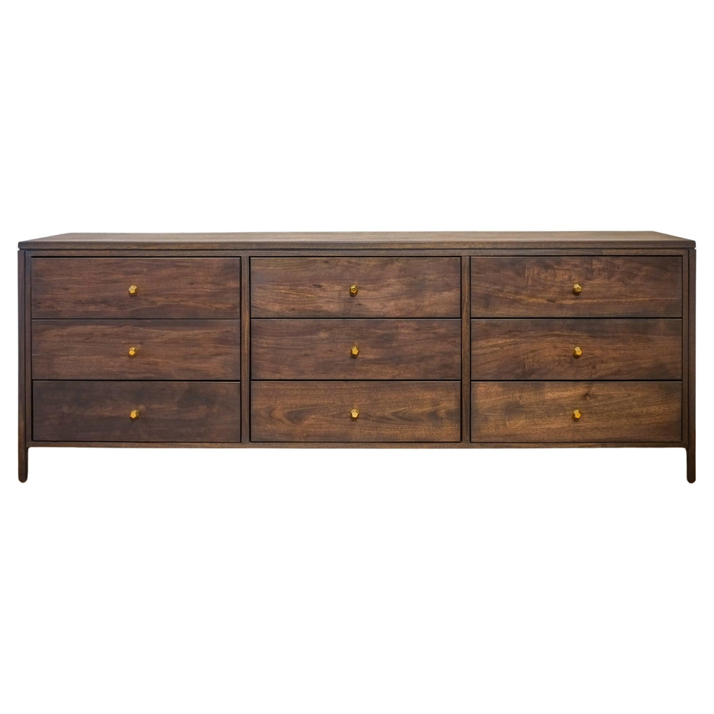 https://a.1stdibscdn.com/walnut-dresser-continuous-grain-drawer-fronts-bookmatched-for-sale/f_55692/f_390834521711909261334/f_39083452_1711909262466_bg_processed.jpg