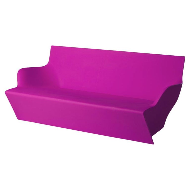 https://a.1stdibscdn.com/sweet-fuchsia-kami-yon-sofa-by-marc-sadler-for-sale/f_12192/f_394513621714153058490/f_39451362_1714153058713_bg_processed.jpg?width=768