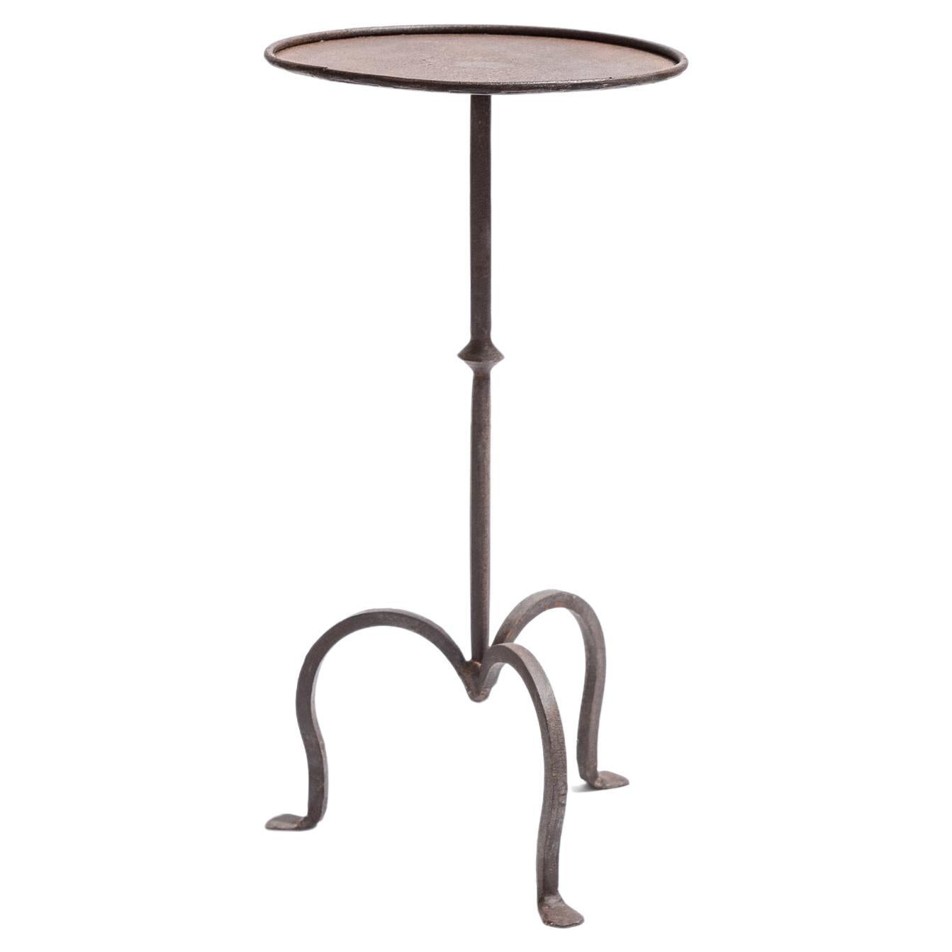 https://a.1stdibscdn.com/wrought-iron-martini-table-small-for-sale-picture-7/f_76442/f_437077221739979795102/f_39712192_1715701372805_bg_processed.jpg