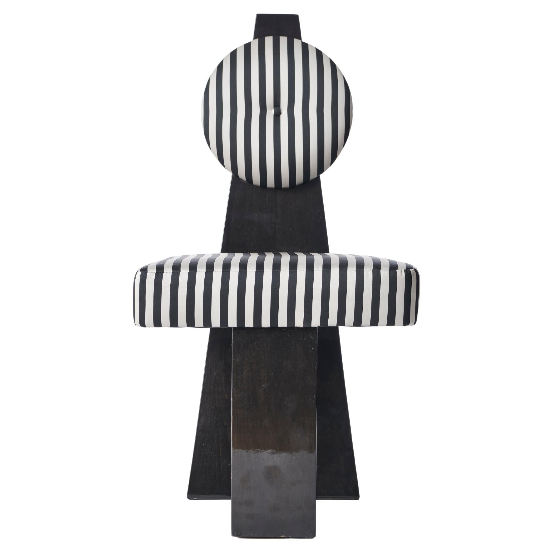https://a.1stdibscdn.com/lula-chair-stripe-silk-black-lacquer-by-christian-siriano-for-sale/f_56972/f_397310621715792771344/f_39731062_1715792771993_bg_processed.jpg