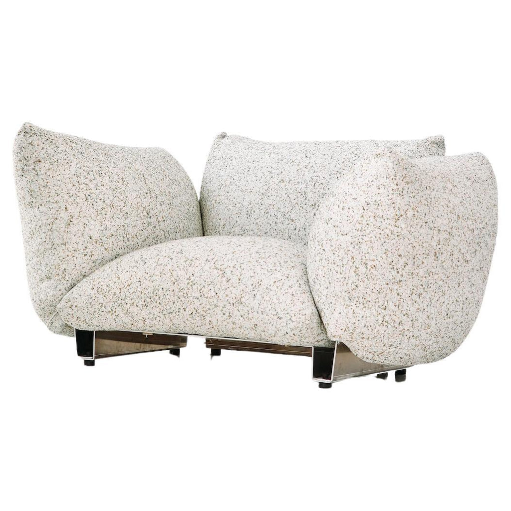 https://a.1stdibscdn.com/the-pillow-sofa-single-seat-upholstered-armchair-sofa-with-aluminum-frame-for-sale/f_28533/f_397568121715901393698/f_39756812_1715901393972_bg_processed.jpg