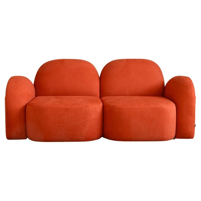 https://a.1stdibscdn.com/perk-two-seater-sofa-with-side-storage-pockets-organic-modern-form-for-sale-picture-2/f_62262/f_458081621752130838986/f_40017302_1717498502584_bg_processed.jpg?width=768