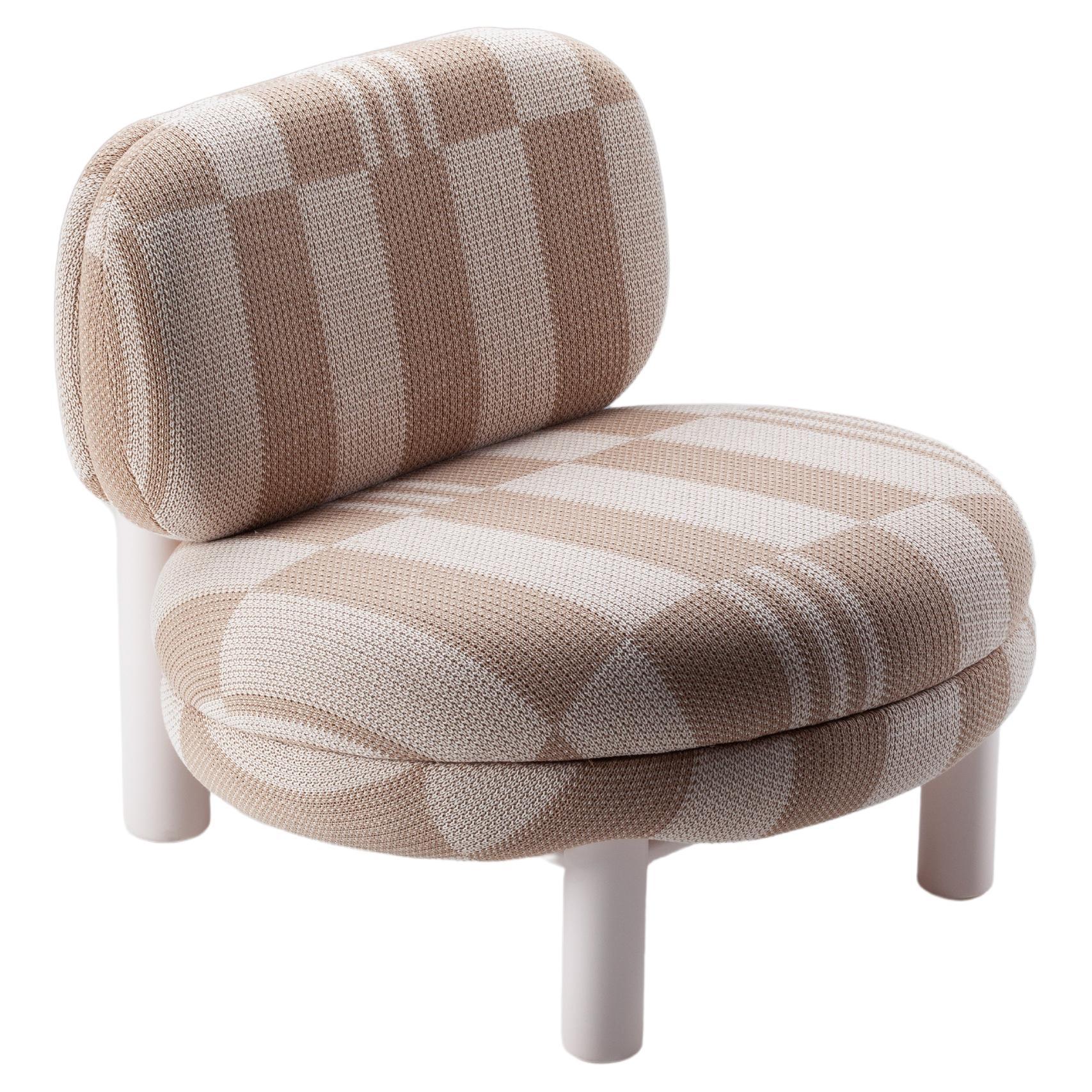 https://a.1stdibscdn.com/dooq-new-modern-dining-armchair-aimi-in-lacquered-wood-cappuccino-for-sale/f_54242/f_400576721717673596636/f_40057672_1717673597314_bg_processed.jpg
