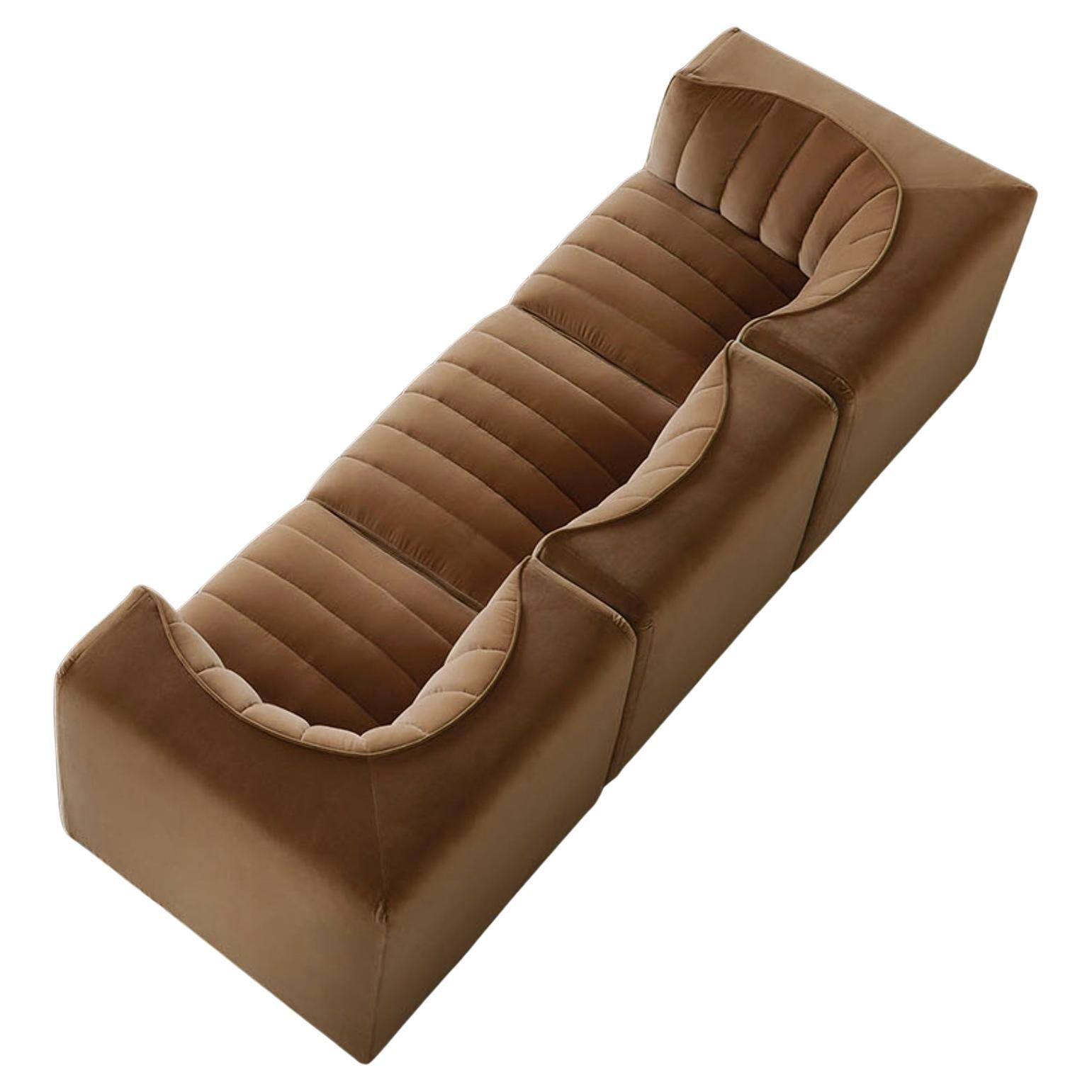 https://a.1stdibscdn.com/tito-agnoli-9000-sofa-1969-for-arflex-240cm-for-sale/f_58922/f_401455421718186252564/f_40145542_1718186253122_bg_processed.jpg