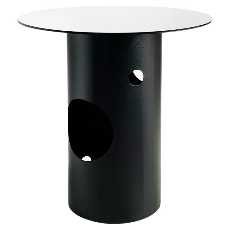 https://a.1stdibscdn.com/21st-century-contemporary-dining-table-grey-mirror-top-for-sale/f_77822/f_402602121718960752340/f_40260212_1718960752597_bg_processed.jpg