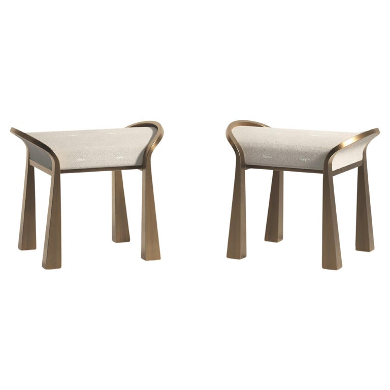 https://a.1stdibscdn.com/pair-of-shagreen-inlaid-stools-with-sculptural-brass-legs-by-ry-augousti-for-sale/f_45491/f_406513321721203753732/f_40651332_1721203754251_bg_processed.jpg?width=768