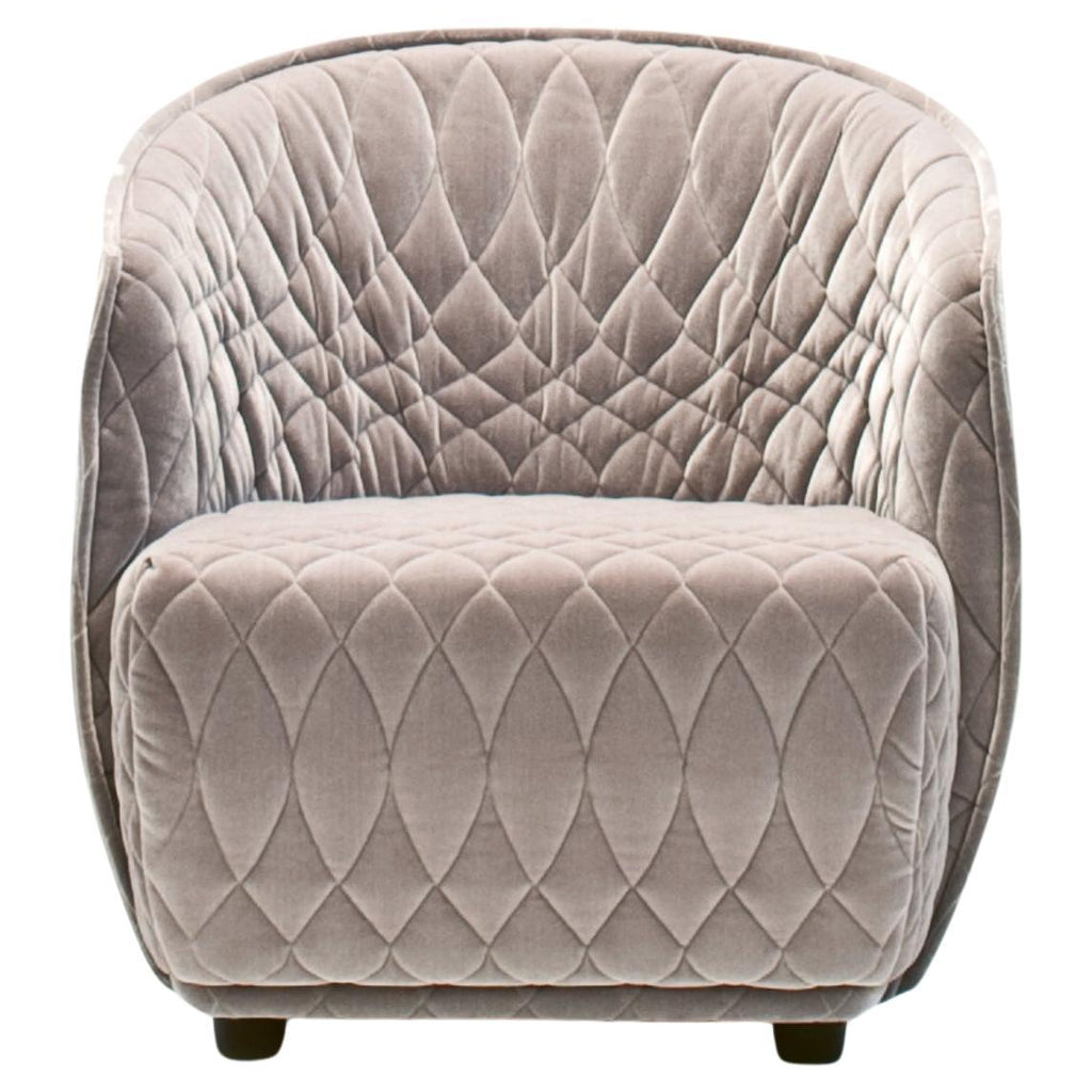 https://a.1stdibscdn.com/moroso-redondo-small-armchair-by-patricia-urquiola-for-sale/f_16392/f_411335521724158420262/f_41133552_1724158420615_bg_processed.jpg