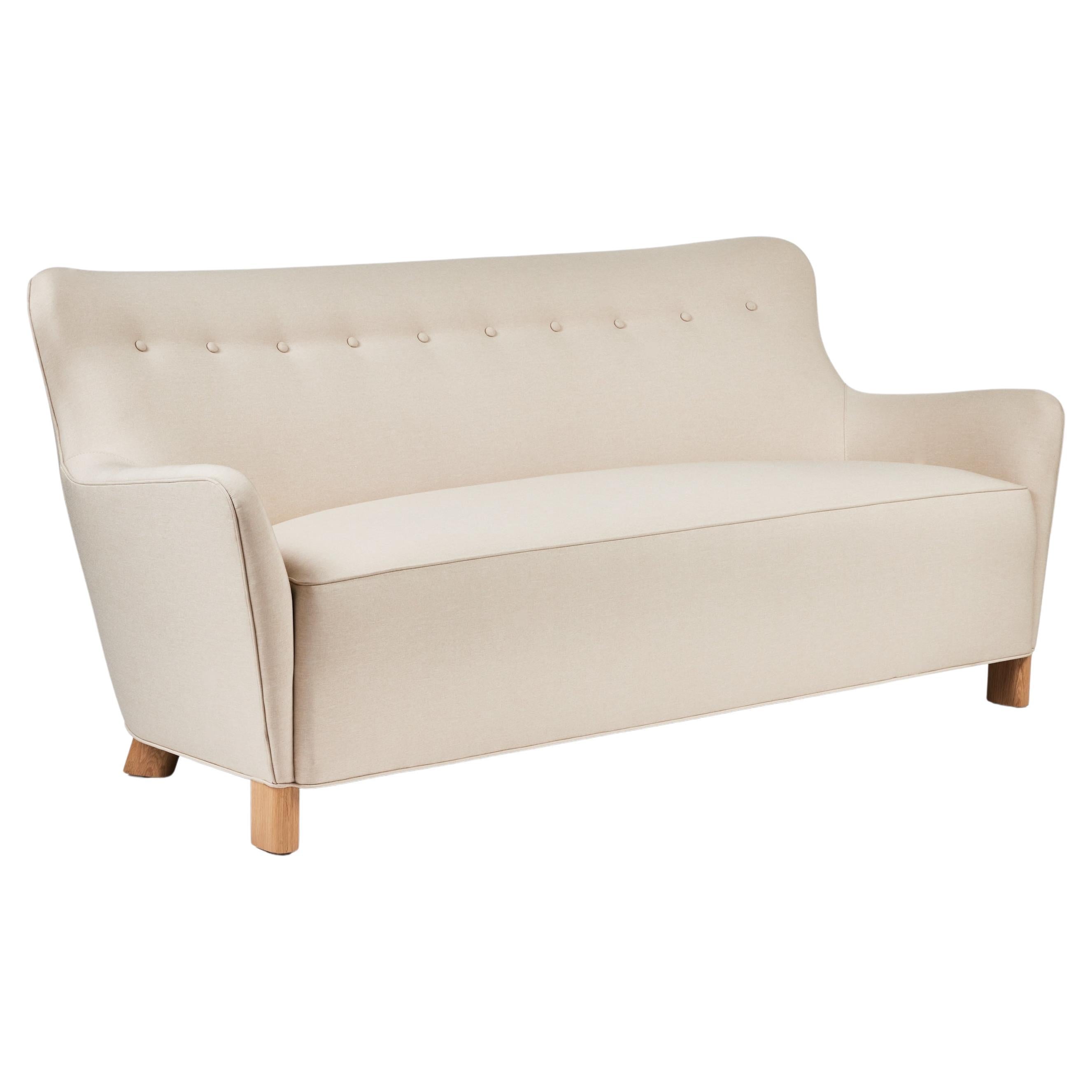 https://a.1stdibscdn.com/ann-sofa-modern-curved-tight-back-and-seat-by-martin-and-brockett-for-sale-picture-8/f_50711/f_411556921724281516193/f_41155662_1724281033921_bg_processed.jpg
