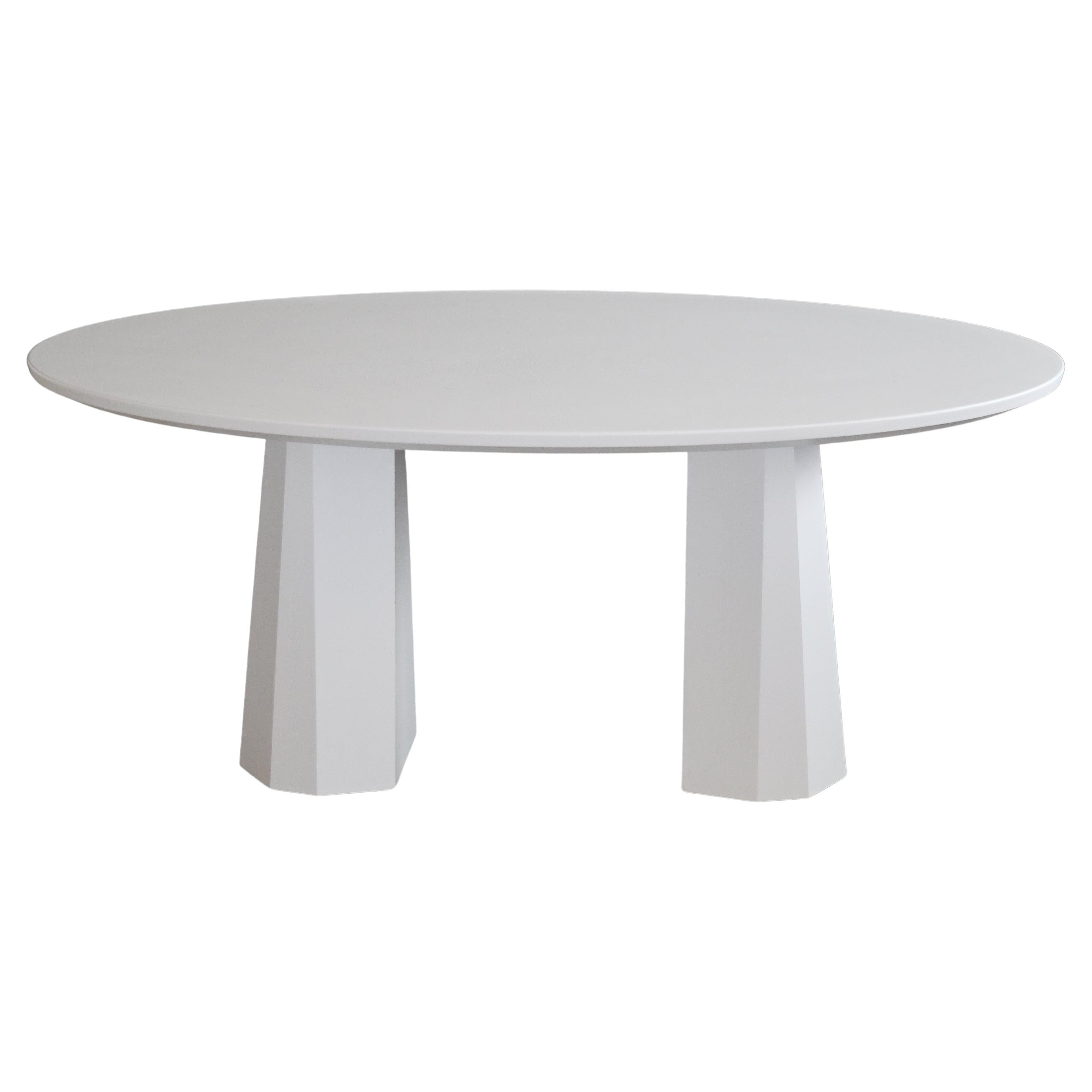 https://a.1stdibscdn.com/custom-made-dining-table-in-white-lacquer-for-sale/f_23733/f_415444621728056700784/f_41544462_1728056701749_bg_processed.jpg