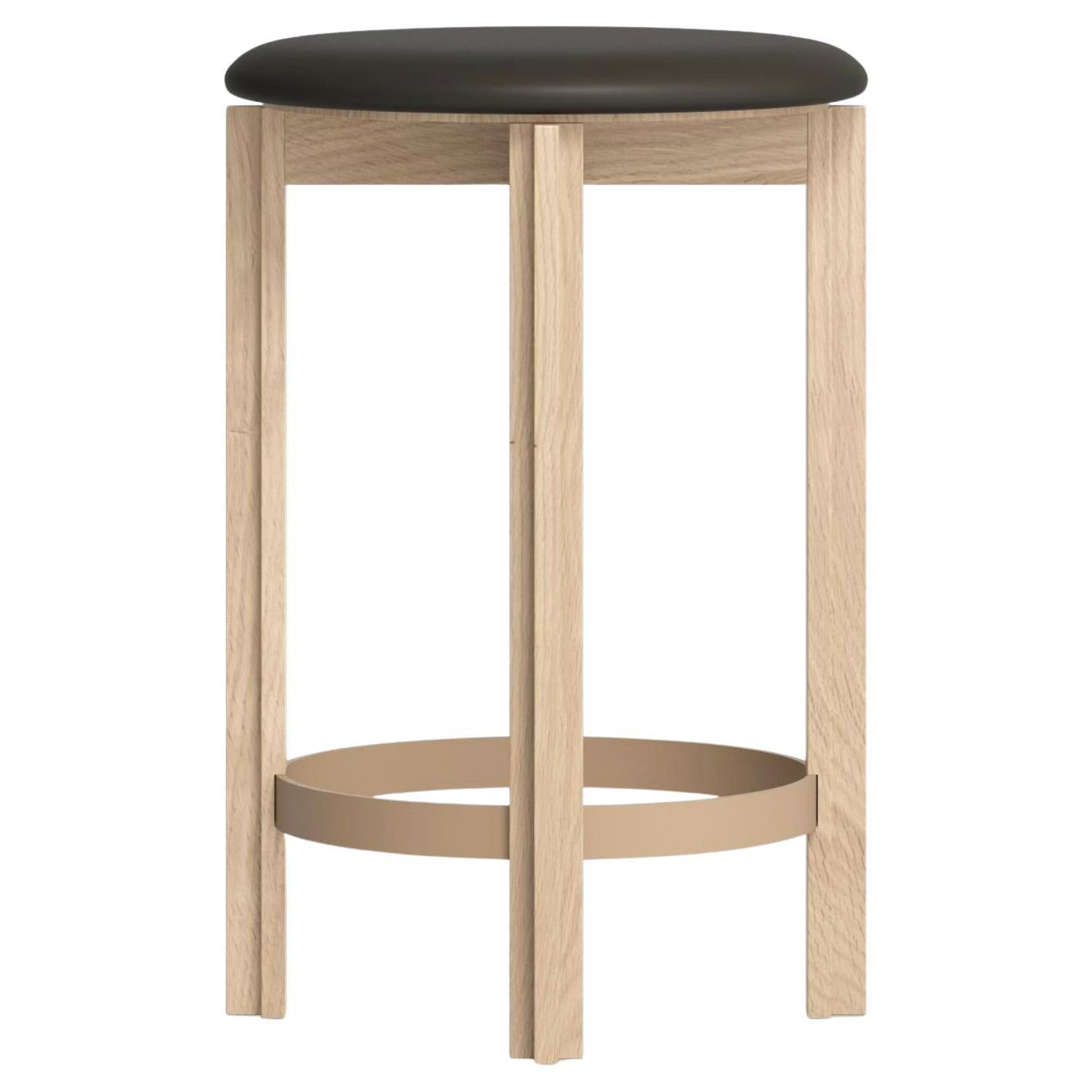 https://a.1stdibscdn.com/bodil-kjaer-natural-oak-principal-counter-stool-for-karakter-for-sale/f_14272/f_417125721727872684239/f_41712572_1727872684593_bg_processed.jpg