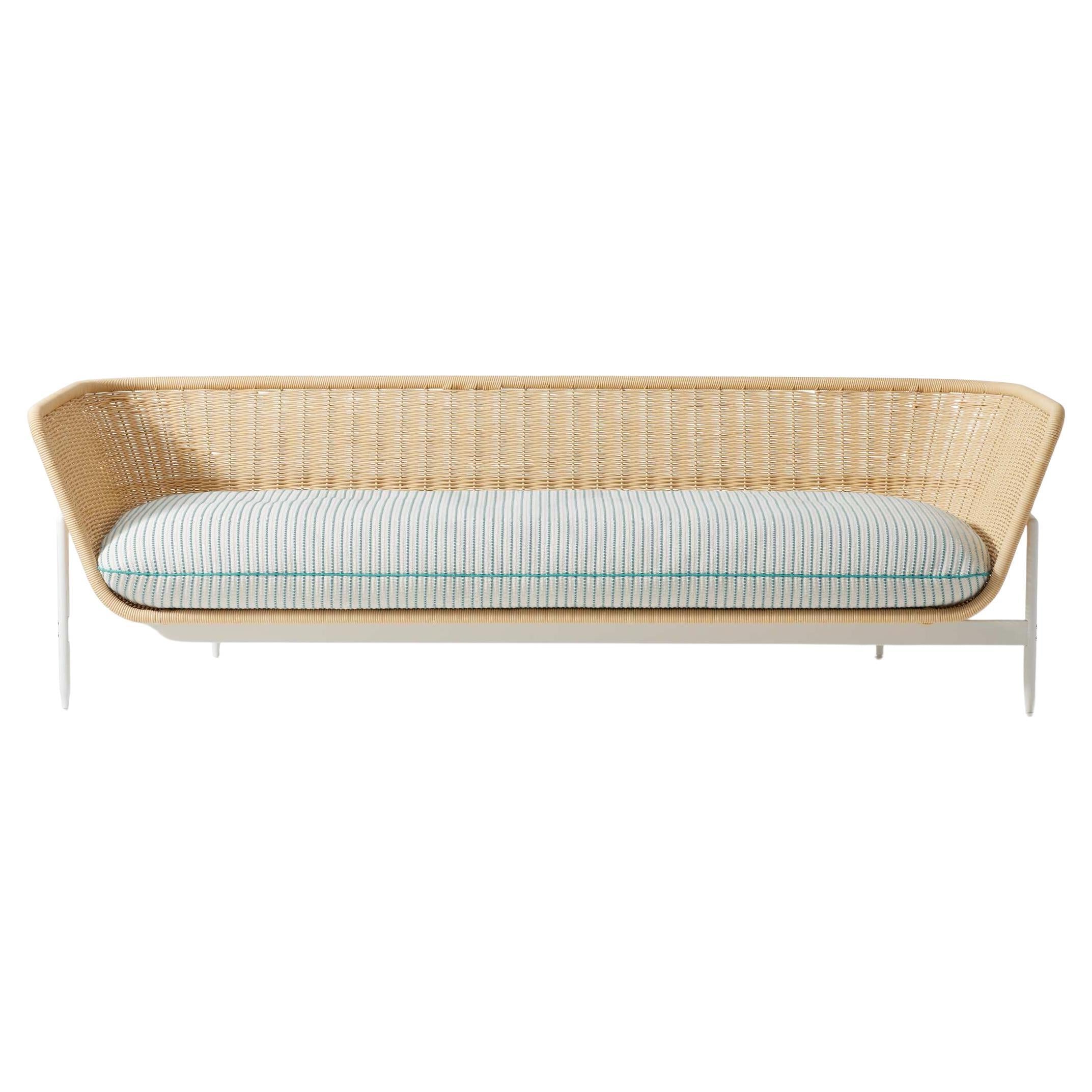 https://a.1stdibscdn.com/antonio-citterio-esosoft-outdoor-sofa-for-cassina-for-sale/f_14272/f_422260921731071972780/f_42226092_1731071973332_bg_processed.jpg