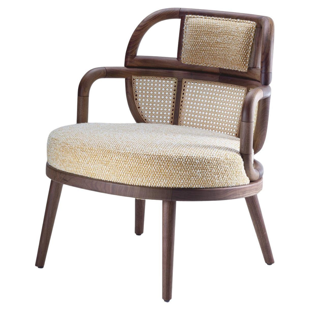 https://a.1stdibscdn.com/dooq-organic-modern-armchair-havana-in-solid-walnut-and-beige-boucle-for-sale/f_54242/f_423136321731605876596/f_42313632_1731605876908_bg_processed.jpg