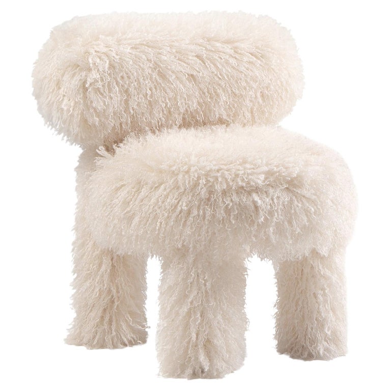 https://a.1stdibscdn.com/modern-baby-gropius-chair-cs1-fluffy-edition-in-premium-faux-fur-by-noom-for-sale/f_42321/f_423392721731761070506/f_42339272_1731761071078_bg_processed.jpg?width=768