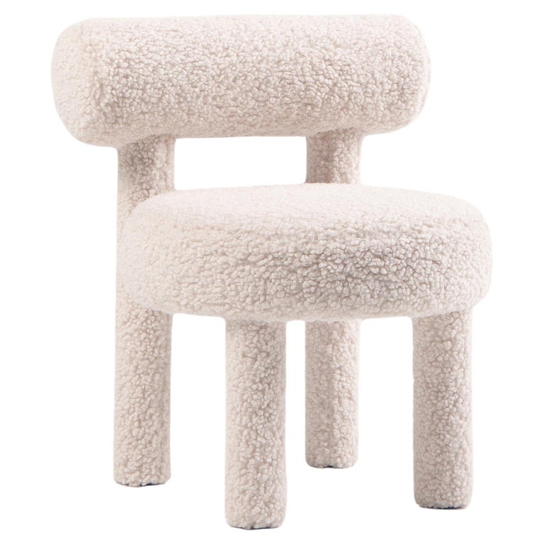 https://a.1stdibscdn.com/modern-baby-gropius-chair-cs1-fluffy-edition-in-faux-sheepskin-by-noom-for-sale/f_42321/f_423394521731762196143/f_42339452_1731762196713_bg_processed.jpg?width=768
