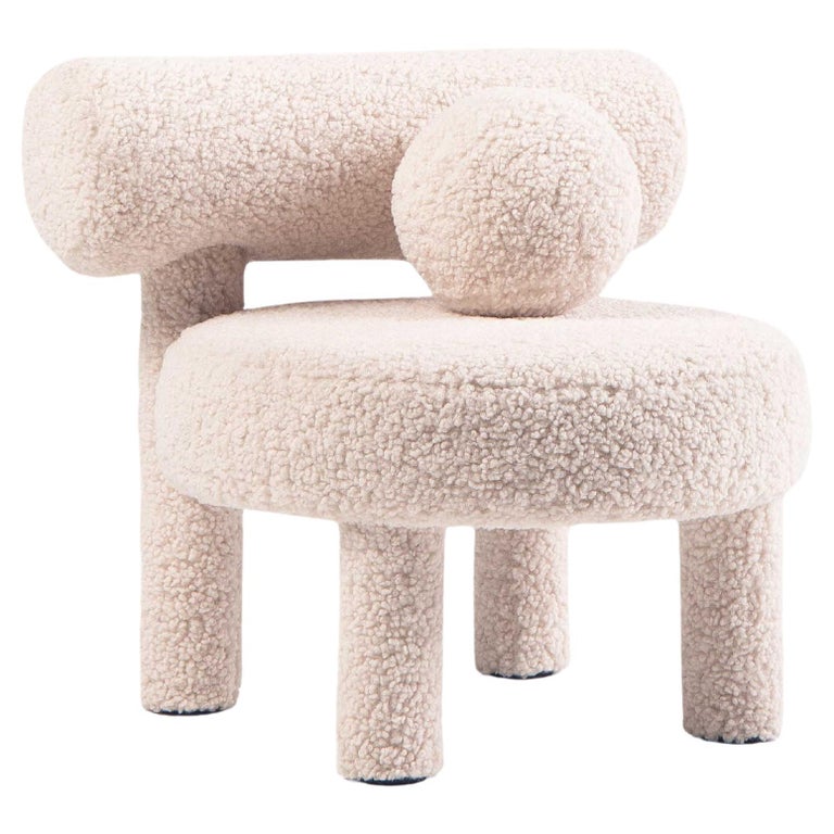 https://a.1stdibscdn.com/modern-baby-gropius-low-chair-cs1-fluffy-edition-in-faux-sheepskin-by-noom-for-sale/f_42321/f_423394821731762638070/f_42339482_1731762638563_bg_processed.jpg?width=768