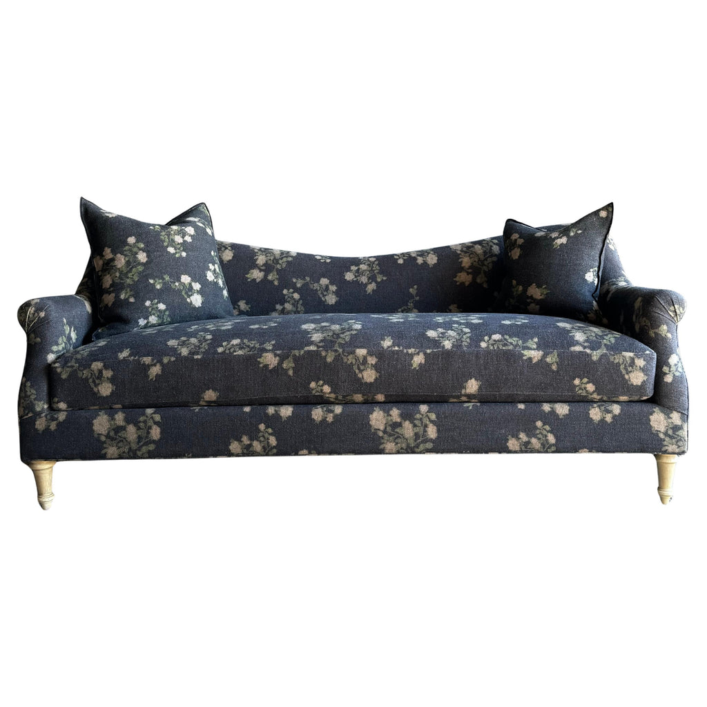 https://a.1stdibscdn.com/custom-sofa-in-wabi-sabi-linen-roses-creme-french-linen-for-sale/f_18223/f_423429221731793800435/f_42342922_1731793801579_bg_processed.jpg