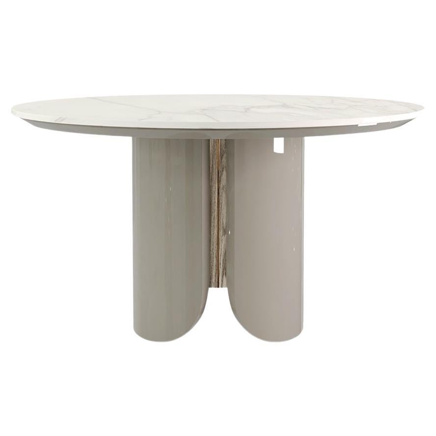 https://a.1stdibscdn.com/round-dining-table-with-marble-top-lacquered-base-and-metal-accents-for-sale/f_27693/f_426764321733896866758/f_42676432_1733896866999_bg_processed.jpg