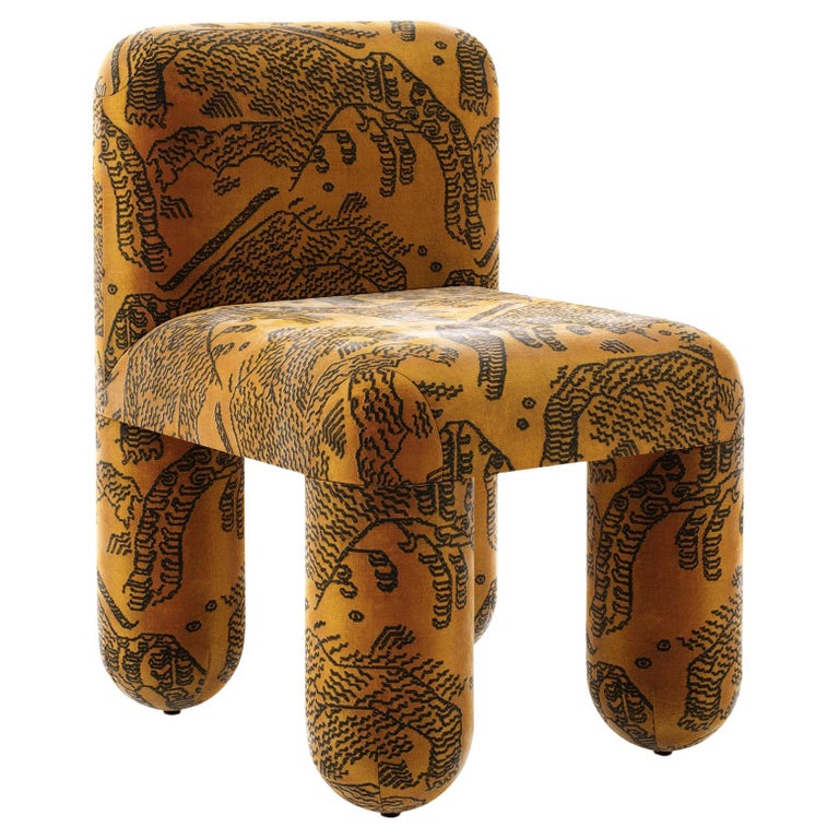 https://a.1stdibscdn.com/modern-dining-chair-hello-in-dedar-tiger-mountain-jacquard-velvet-by-noom-for-sale/f_42321/f_426933621733960193250/f_42693362_1733960193907_bg_processed.jpg?width=768