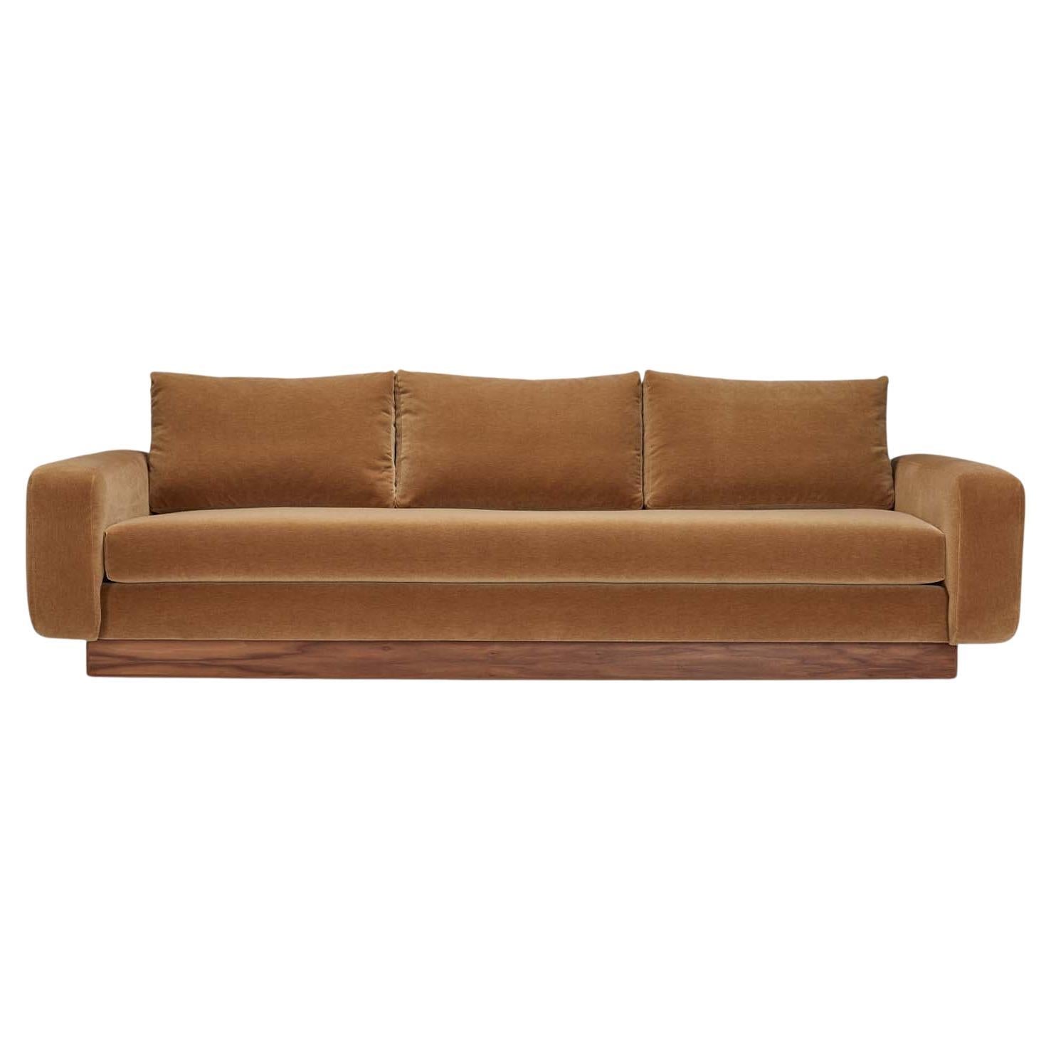 https://a.1stdibscdn.com/mesa-sofa-by-lawson-fenning-for-sale/f_8060/f_431538421736880584647/f_43153842_1736880584942_bg_processed.jpg