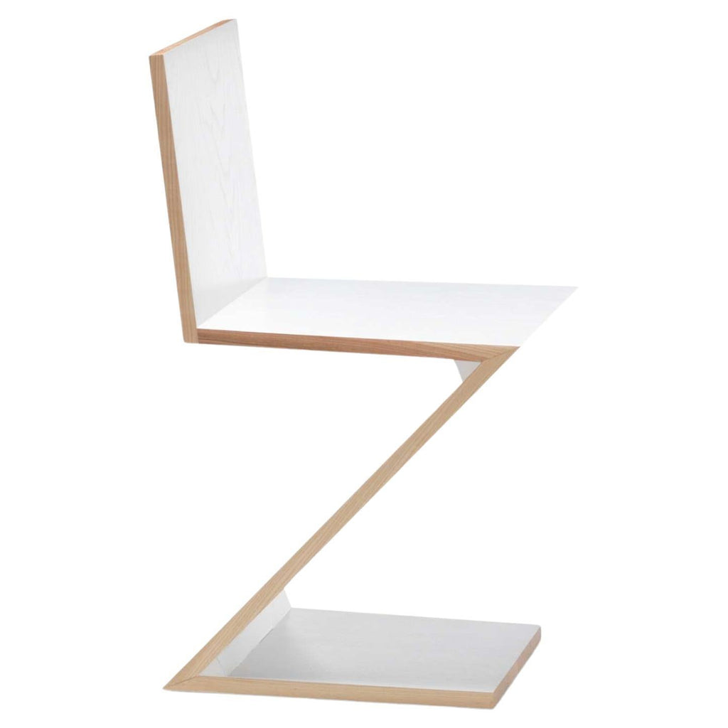https://a.1stdibscdn.com/gerrit-thomas-rietveld-zig-zag-chair-for-cassina-for-sale/f_14272/f_432303321737378841719/f_43230332_1737378842046_bg_processed.jpg