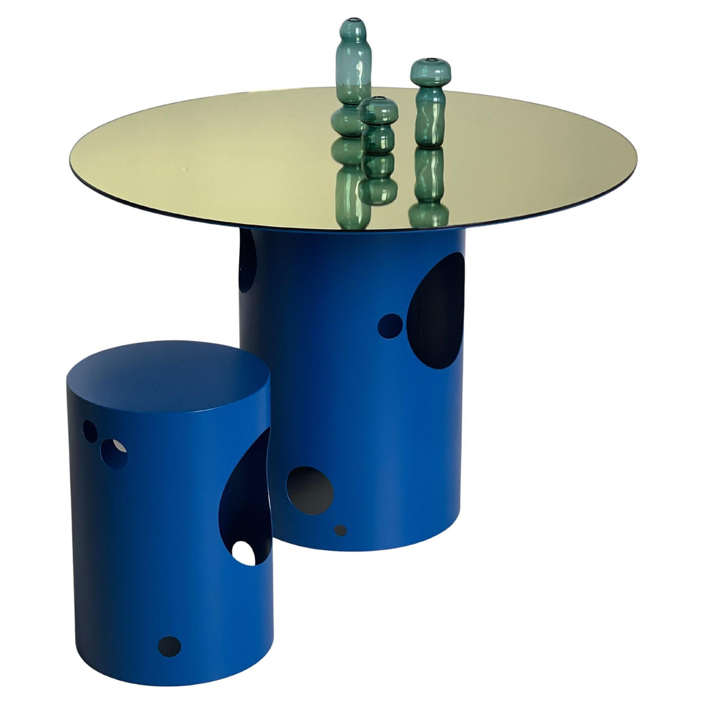 https://a.1stdibscdn.com/21st-century-contemporary-italian-silos-dining-table-by-spinzi-electric-blue-for-sale/f_77822/f_434621721738671245102/f_43462172_1738671246057_bg_processed.jpg