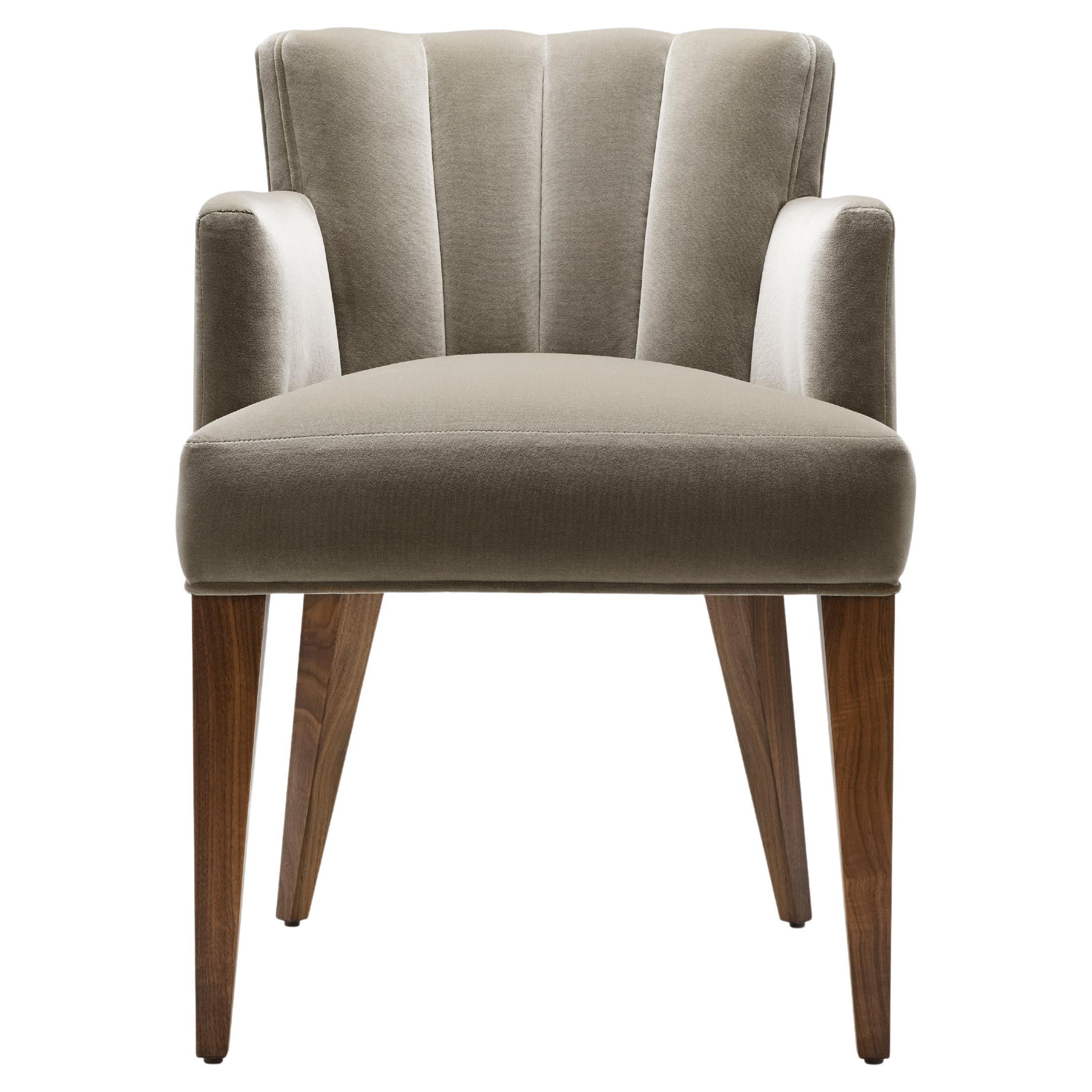 https://a.1stdibscdn.com/contemporary-isabella-carver-chair-in-grey-cotton-velvet-with-solid-walnut-legs-for-sale/f_27813/f_435999221739376650828/f_43599922_1739376651428_bg_processed.jpg