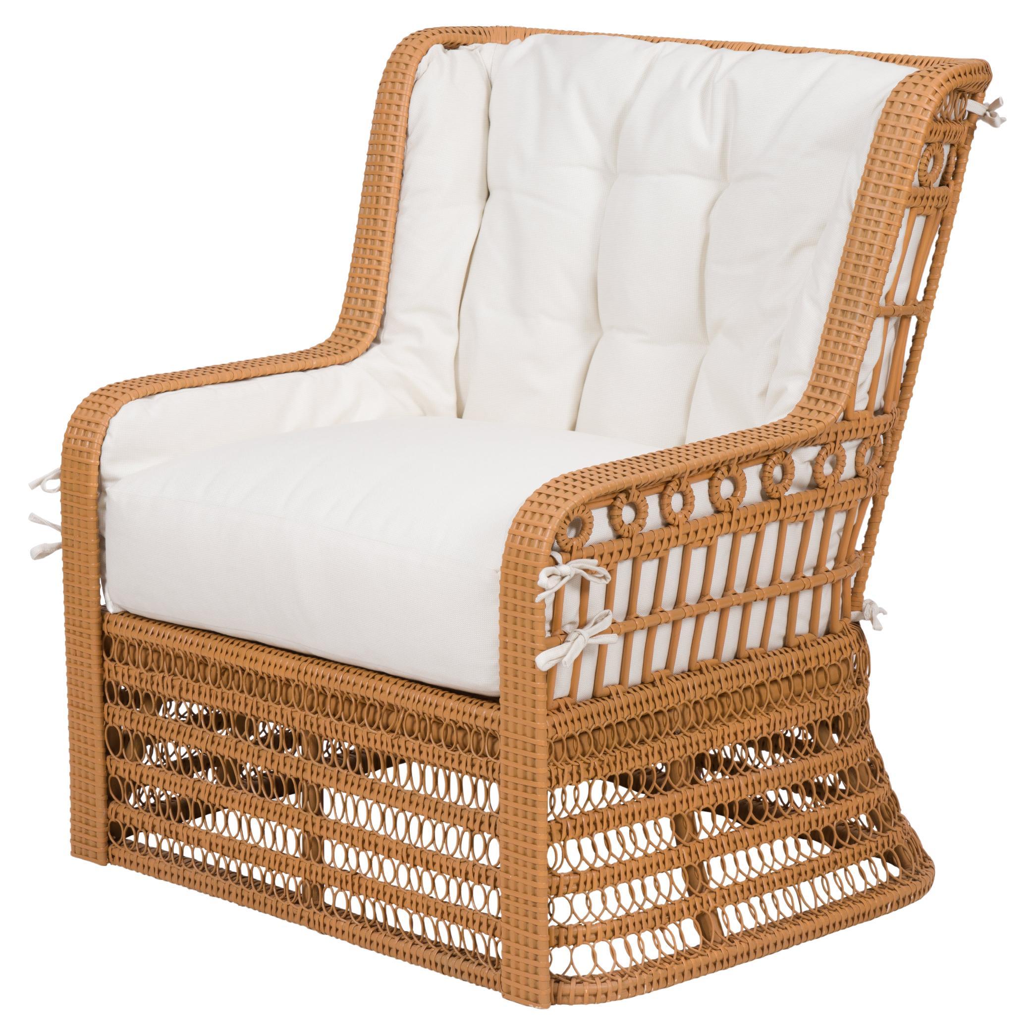 https://a.1stdibscdn.com/bunny-williams-home-kinley-armchair-for-sale/f_83572/f_436221421739481296059/f_43622142_1739481296982_bg_processed.jpg