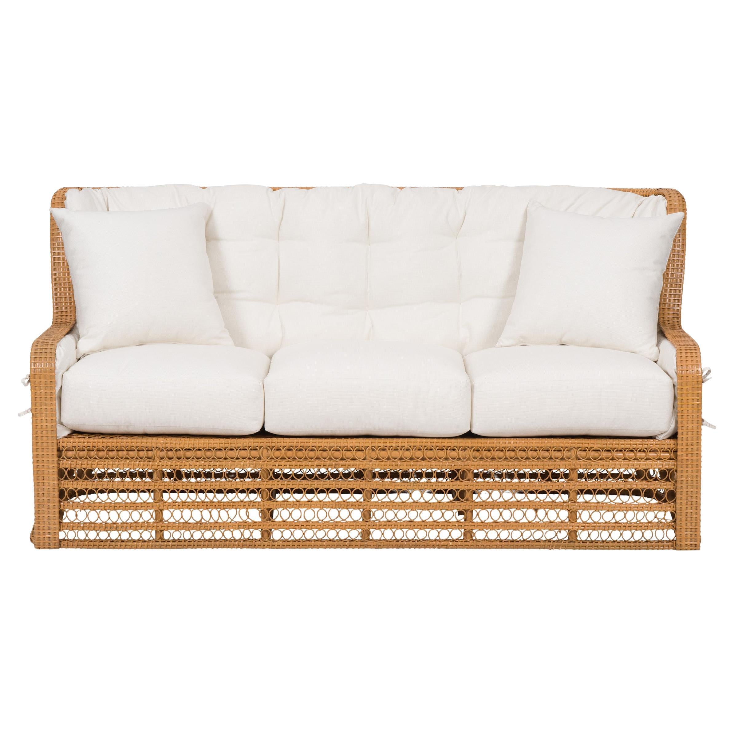 https://a.1stdibscdn.com/bunny-williams-home-kinley-sofa-for-sale/f_83572/f_436223821739481971178/f_43622382_1739481971882_bg_processed.jpg