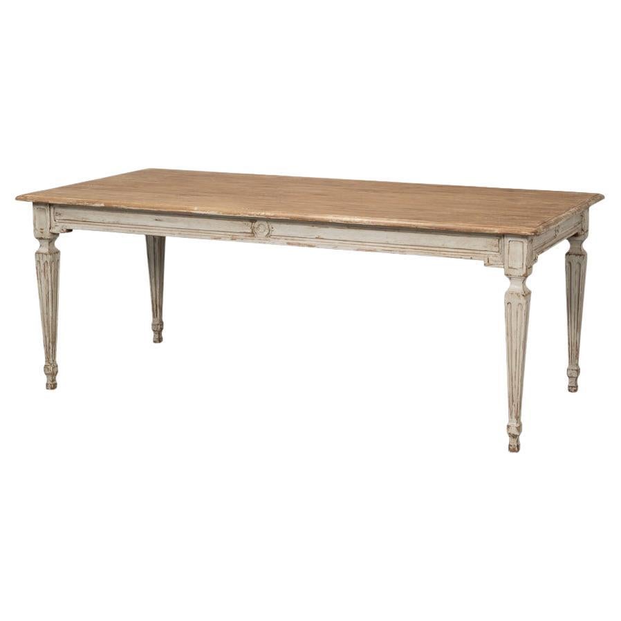 https://a.1stdibscdn.com/gray-french-provincial-dining-room-table-for-sale/f_8038/f_436699321739814906199/f_43669932_1739814906390_bg_processed.jpg