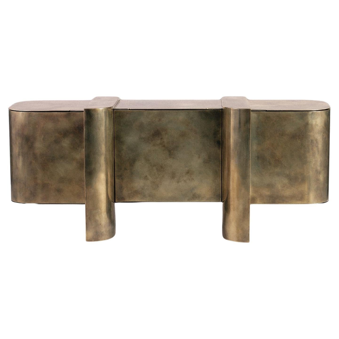 https://a.1stdibscdn.com/carvel-storage-cabinet-patinated-brass-made-in-britain-for-sale/f_25883/f_437002421739969175947/f_43700242_1739969176312_bg_processed.jpg