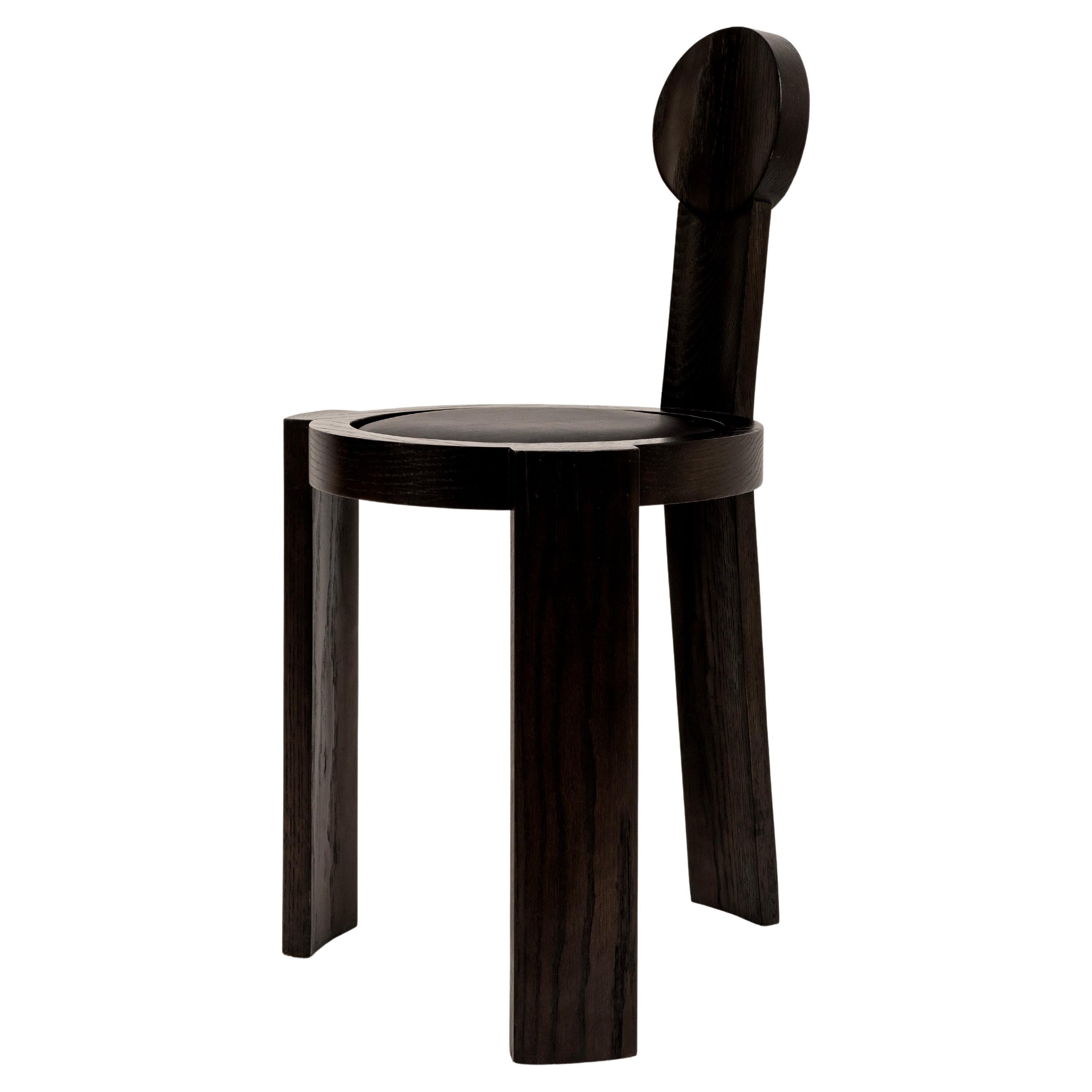 https://a.1stdibscdn.com/chair-d-leather-for-sale/f_74392/f_438808021741034461307/f_43880802_1741034462223_bg_processed.jpg