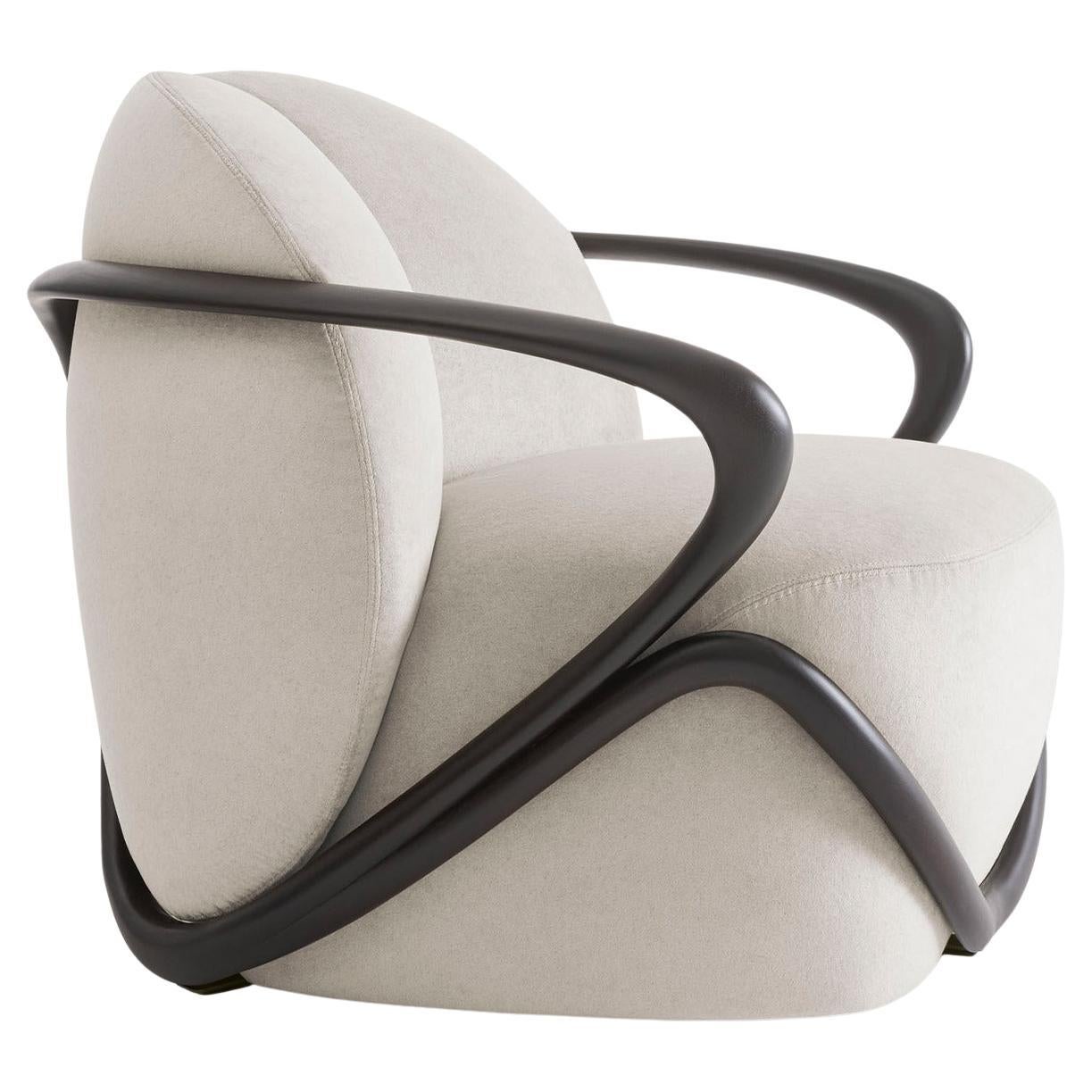 https://a.1stdibscdn.com/hug-armchair-by-giorgetti-for-sale/f_17062/f_439674921741597207479/f_43967492_1741597207828_bg_processed.jpg